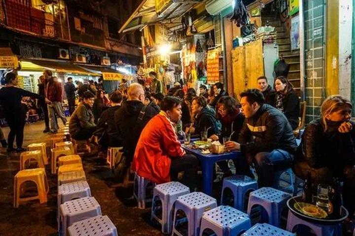 Chuyên gia Hotspot Matrix phân tích: 4 kiểu áo không thể thiếu và marketing video